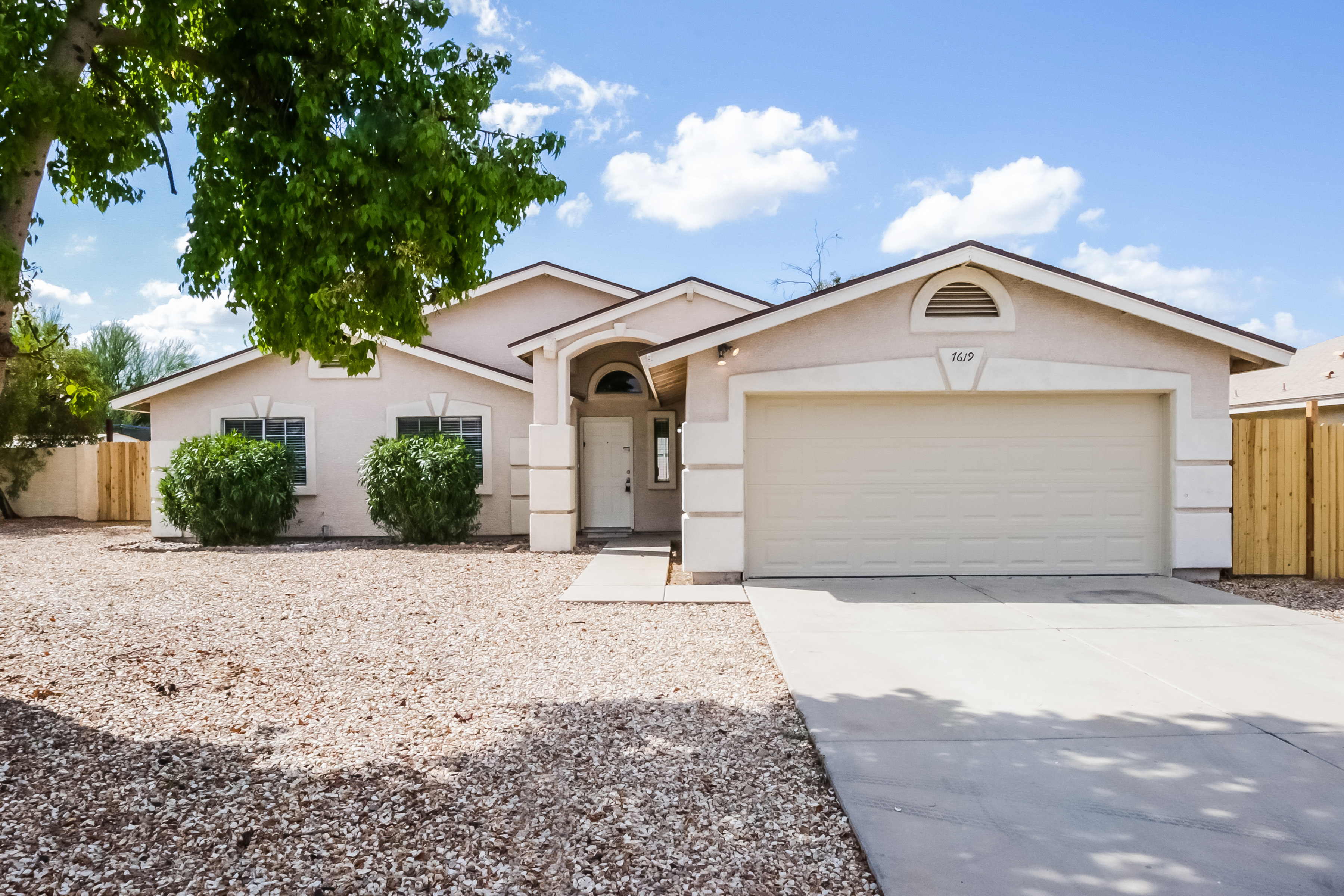 7619 W Desert Cove Ave Peoria, AZ 85345